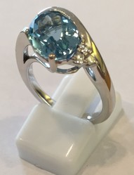 BAGUE CREATION OR BLANC 750 AIGUE MARINE ET DIAMANTS